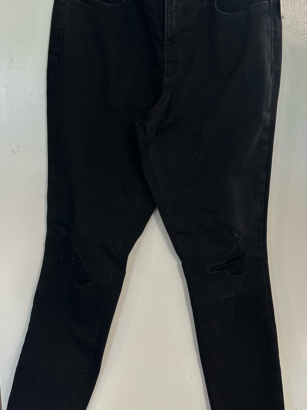 Black Women’s Ripped Skinny Jeans